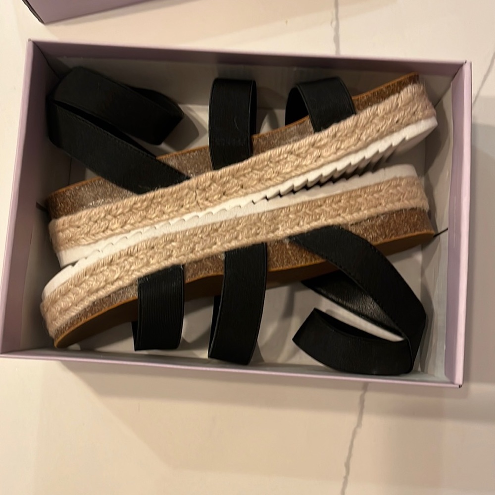 Steve Madden girls size 5 shoes.